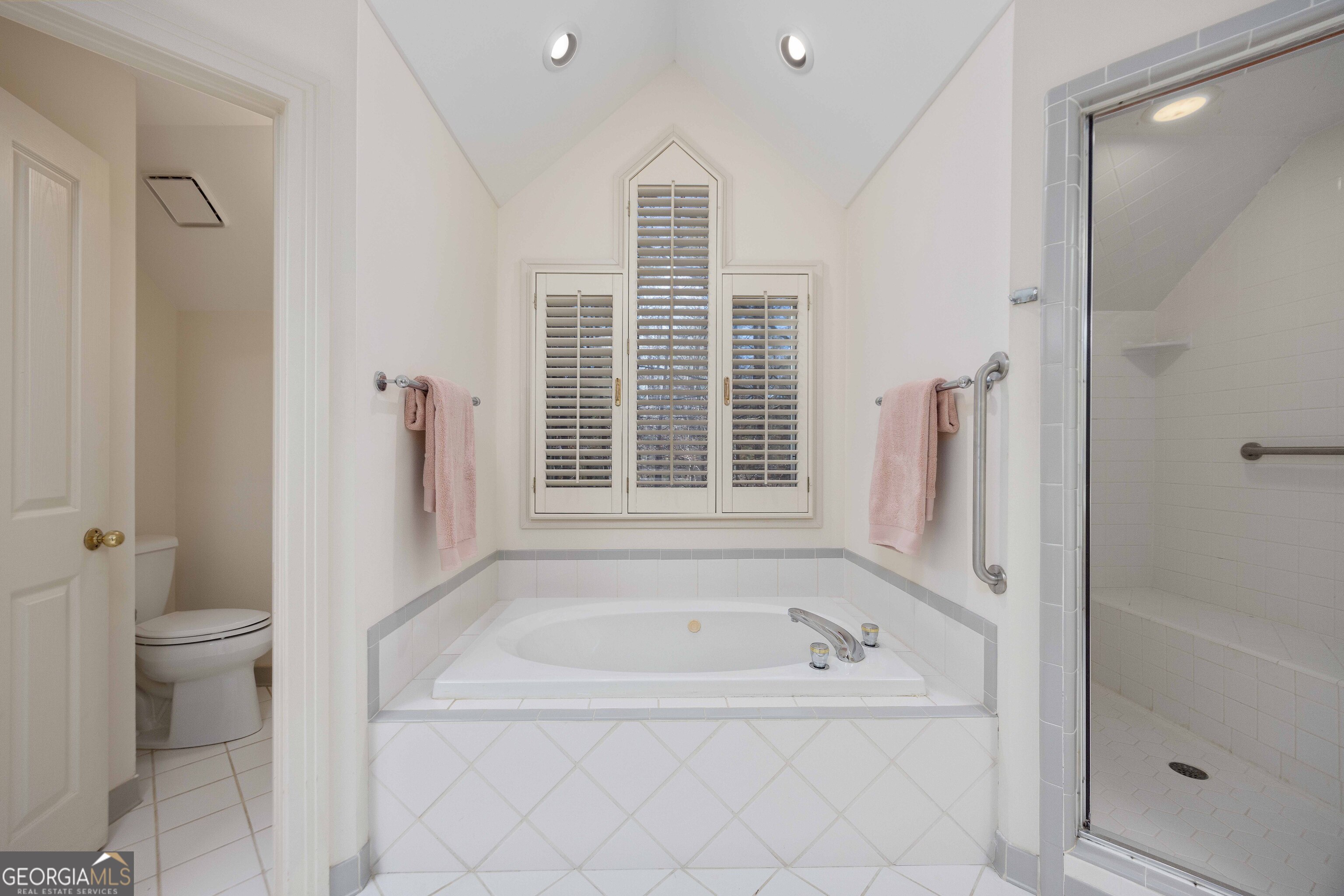 4 Mountain Ridge Court Columbus, GA 31904 - Photo 34 of 74 a bathroom with a bathtub and a toilet