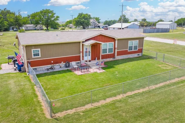 $150,000 | 805 1st Street, Geuda Springs, KS 67051