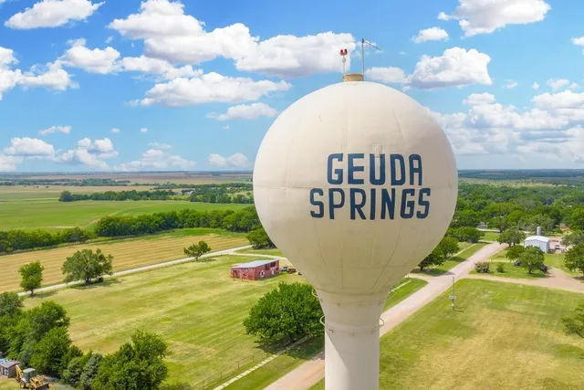 $150,000 | 805 1st Street, Geuda Springs, KS 67051