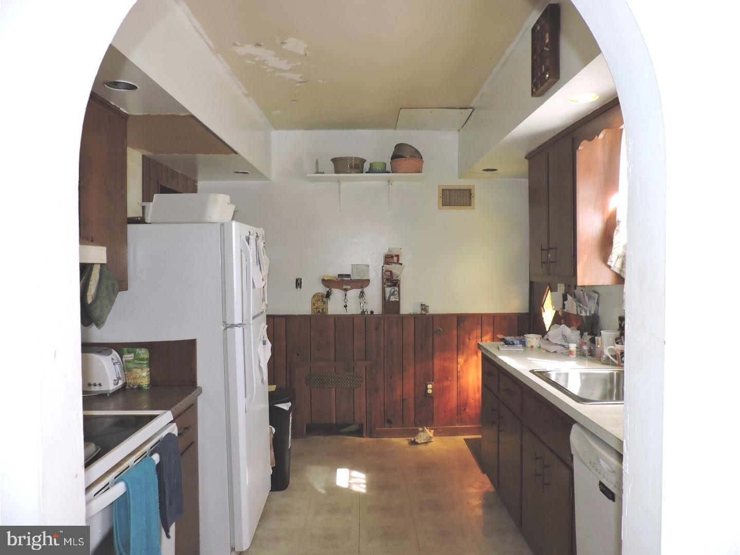 1316 Dill Road Havertown, PA 19083 - Photo 7 of 23 Kitchen