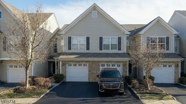$589,000 | 136 Mountainside Drive, Pompton Lakes, NJ 07442