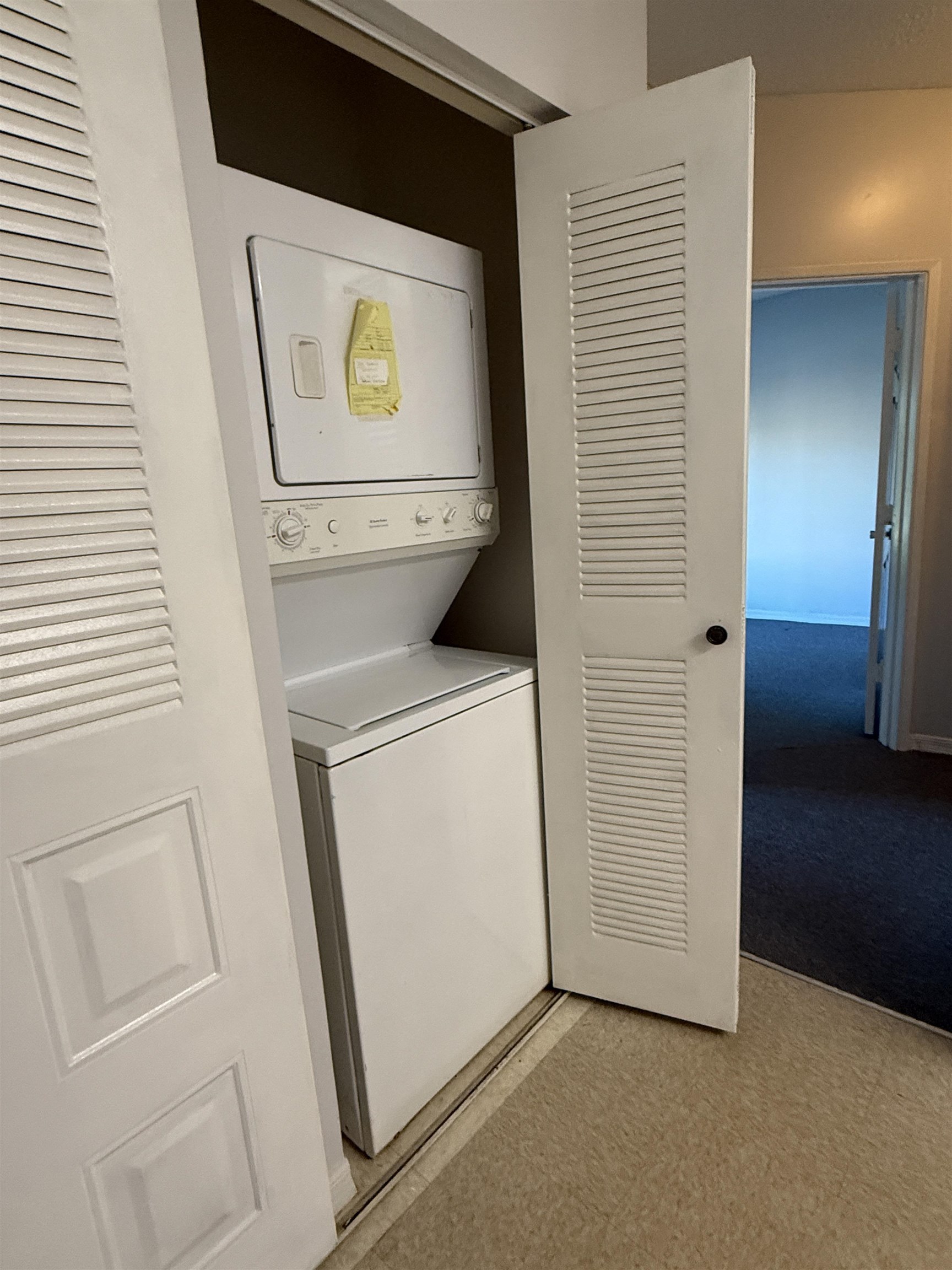 550 Florida Club Boulevard, Unit 205 St. Augustine, FL 32084 - Photo 5 of 10 a utility room with dryer and washer