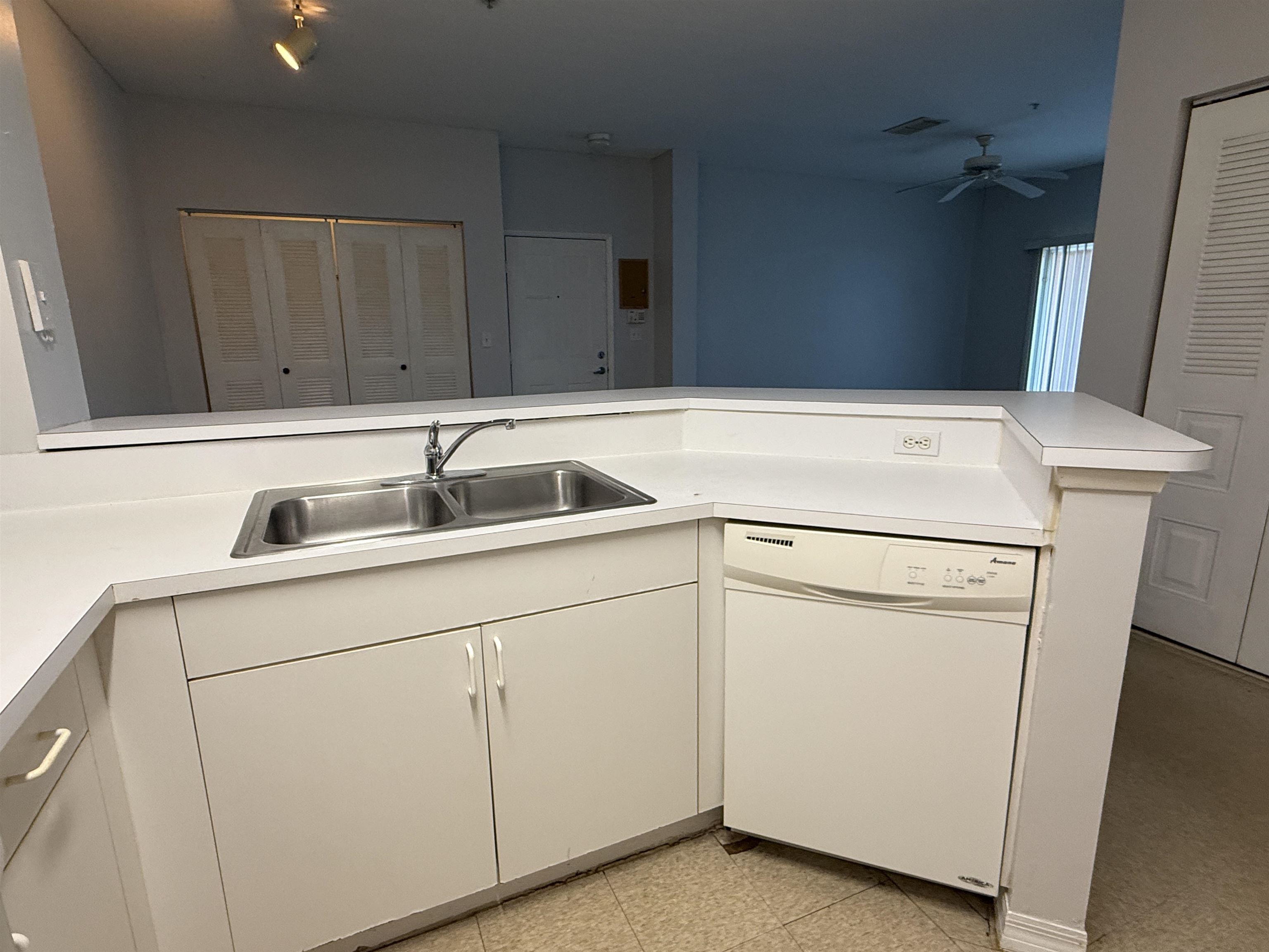 550 Florida Club Boulevard, Unit 205 St. Augustine, FL 32084 - Photo 7 of 10 a utility room with dryer and washer