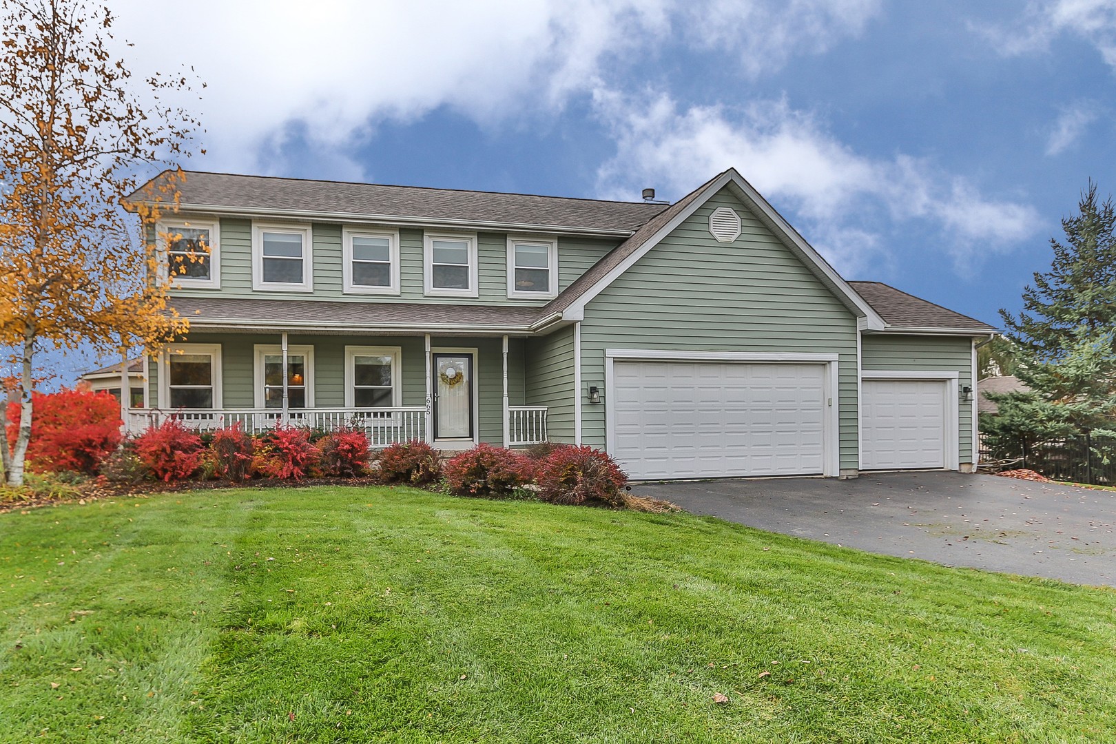 665 Grand Meadow Lane, McHenry, IL 60051 Compass