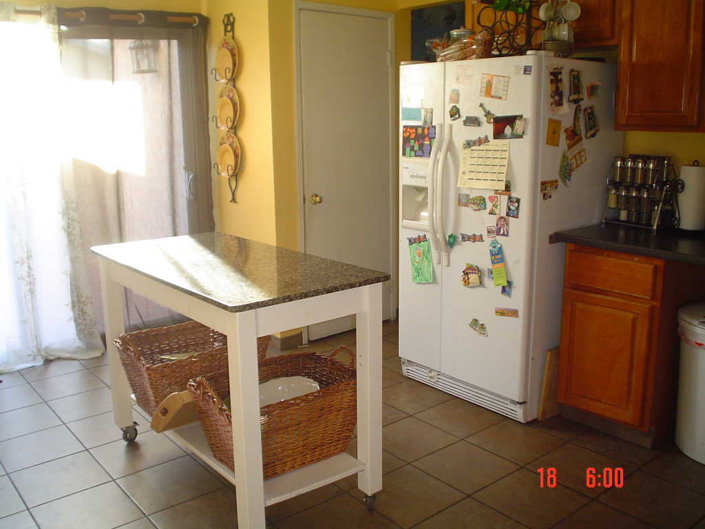 4539 East Wayland Road Phoenix, AZ 85040 - Photo 5 of 16 ANOTHER VIEW OF KITCHEN