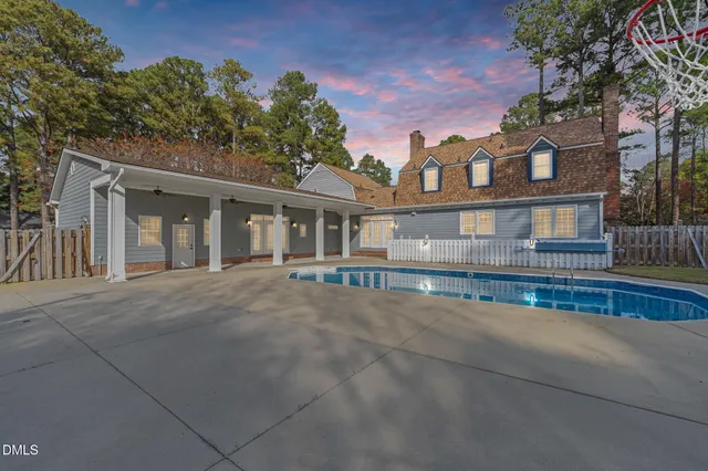 a view of yard and patio