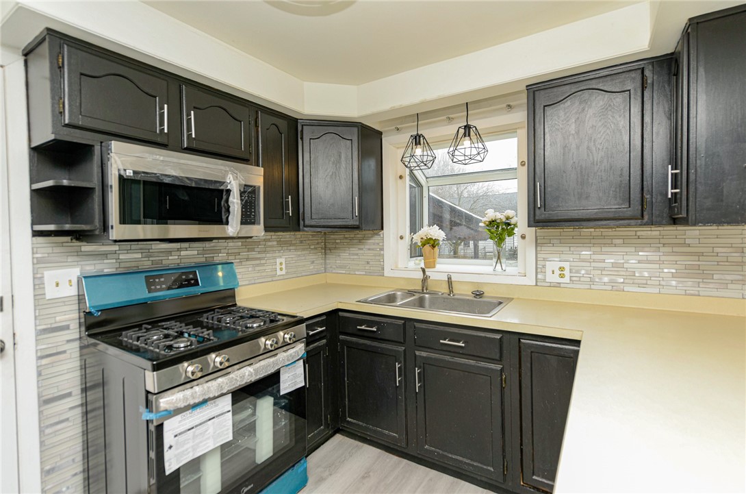 58 Matilda Street Gates, NY 14606 - Photo 8 of 37