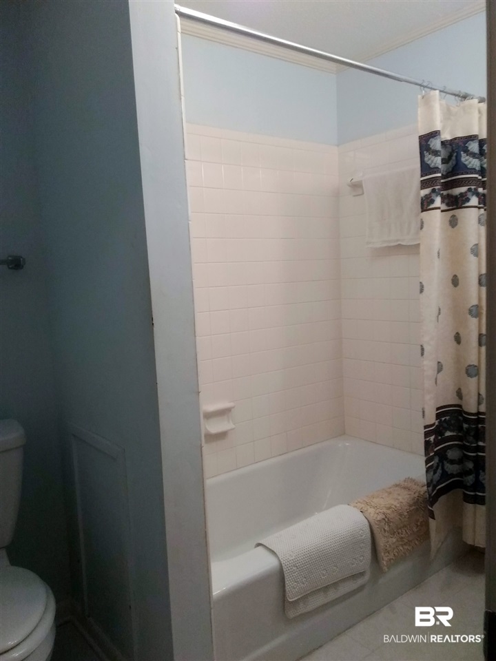 8189 River Road North Foley, AL 36535 - Photo 35 of 50 Second bathroom is off hallway