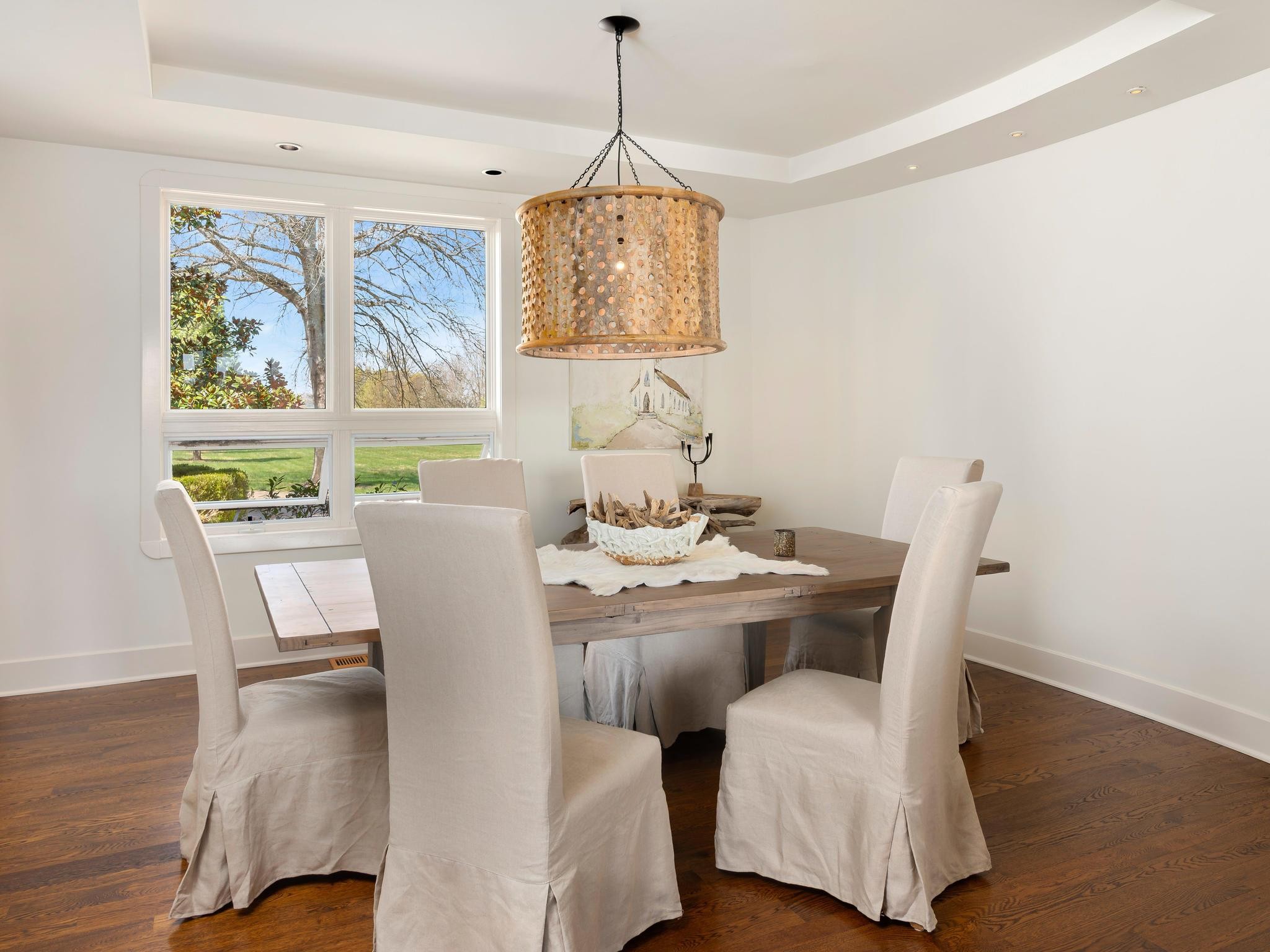 1539 Old Hillsboro Road Franklin, TN 37069 - Photo 14 of 38 a dining room with furniture and window