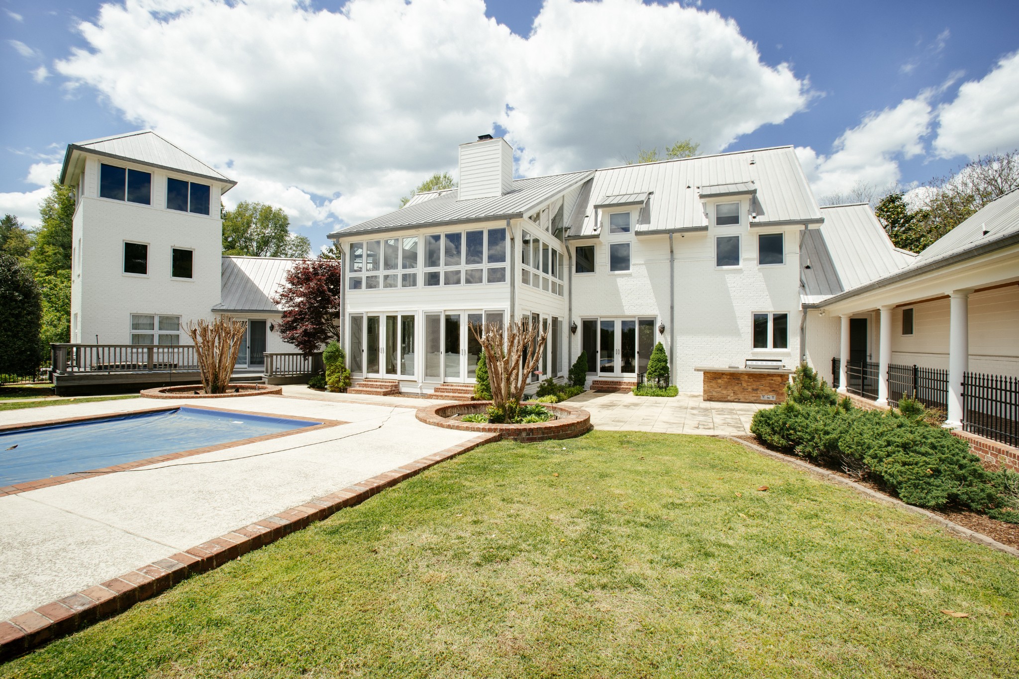 1539 Old Hillsboro Road Franklin, TN 37069 - Photo 26 of 38 a view of a house with swimming pool and sitting area