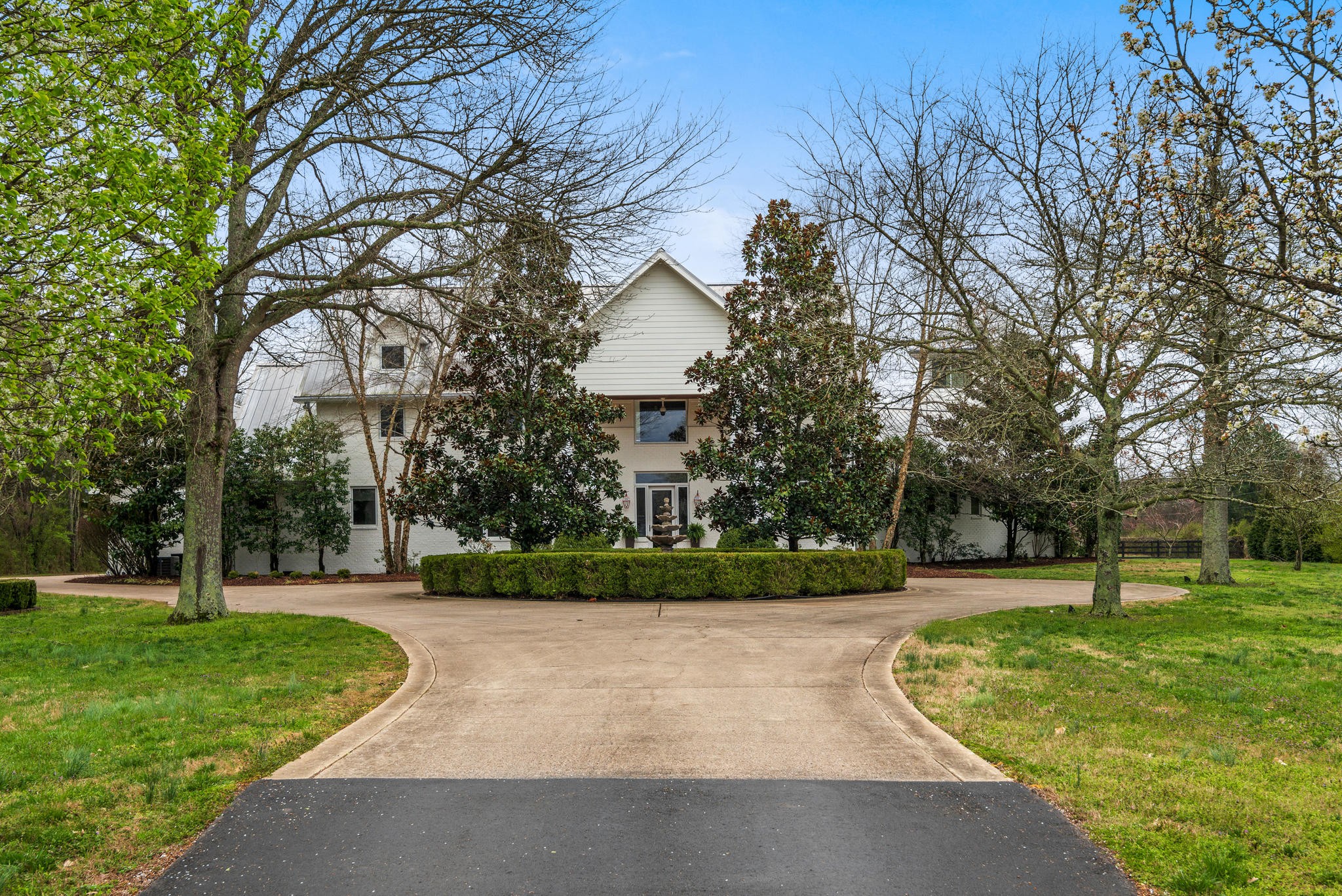 1539 Old Hillsboro Road Franklin, TN 37069 - Photo 3 of 38 a view of a park with large trees