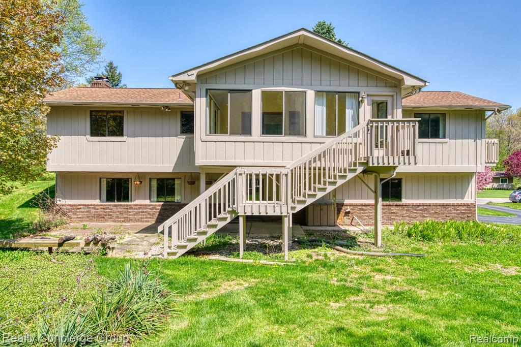 5412 Prairie View Brighton, MI 48116 - Photo 2 of 27