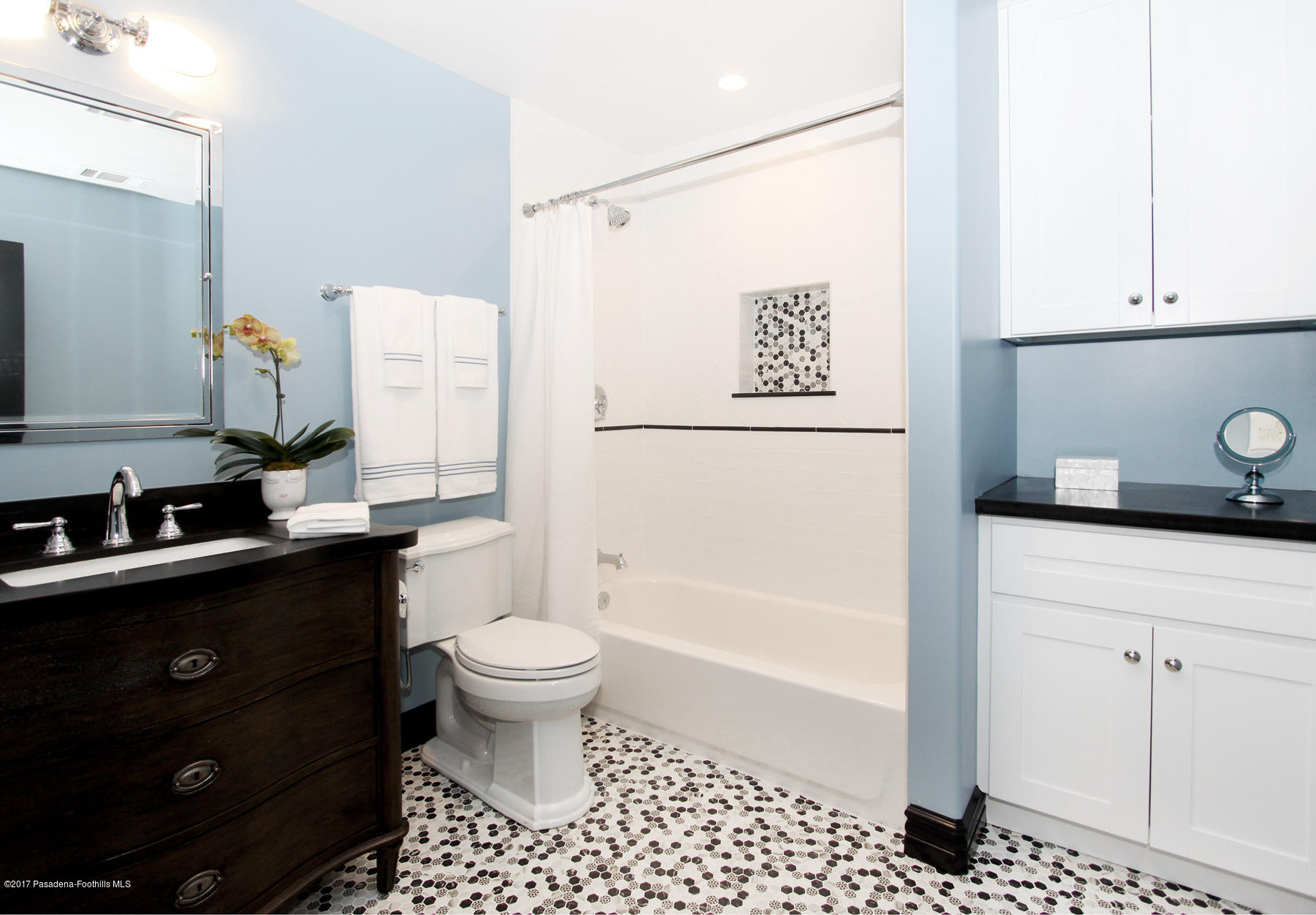 1415 Parkview Avenue Pasadena, CA 91103 - Photo 26 of 35 a bathroom with a sink toilet and shower