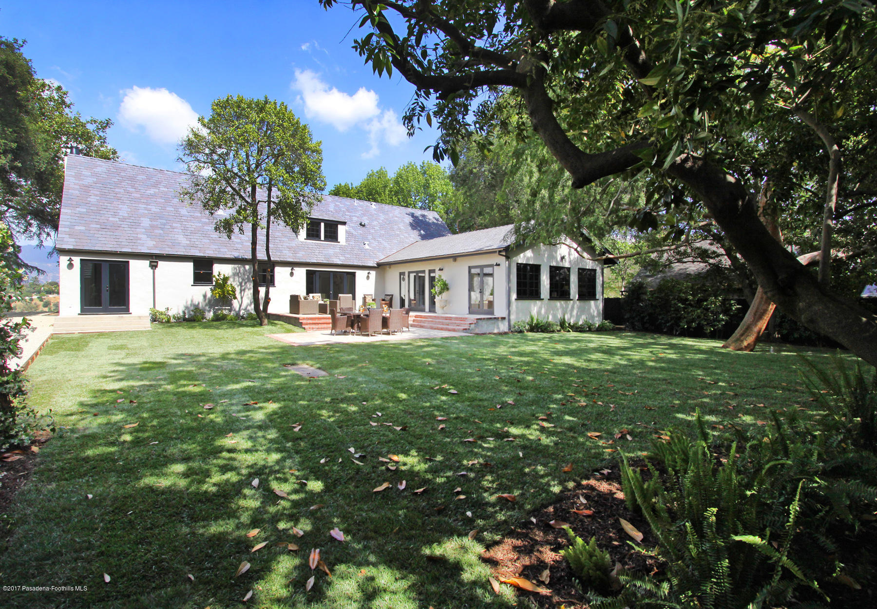 1415 Parkview Avenue Pasadena, CA 91103 - Photo 30 of 35 a front view of a house with garden