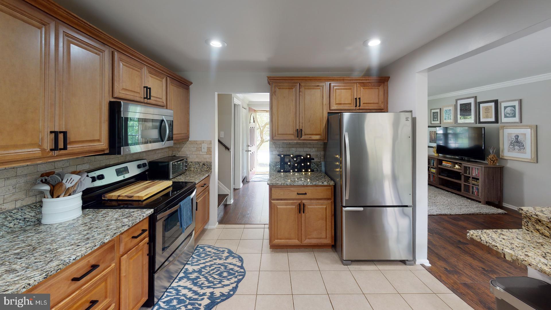 7808 Metacomet Road Hanover, MD 21076 - Photo 2 of 33 Almost New Stainless Steel Appliance