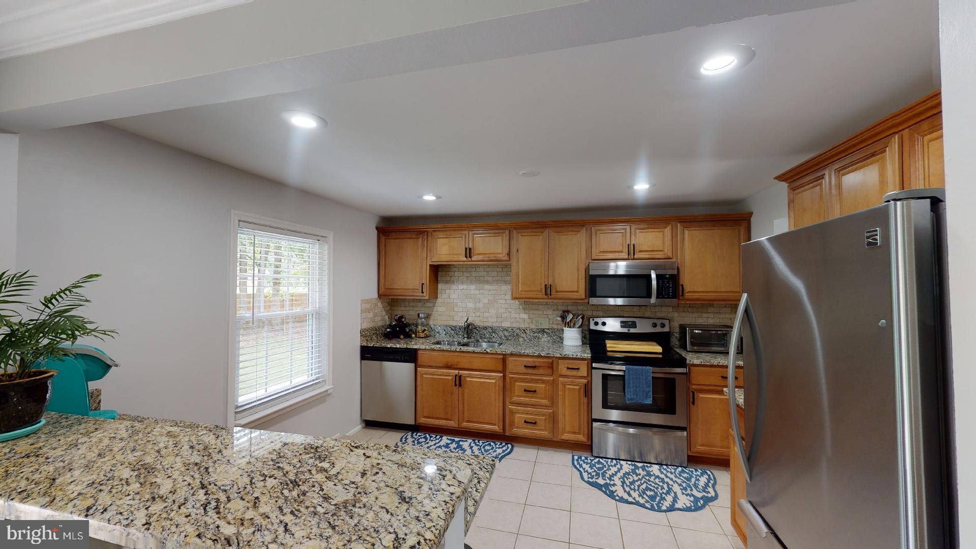 7808 Metacomet Road Hanover, MD 21076 - Photo 8 of 33 Overlooking breakfast bar