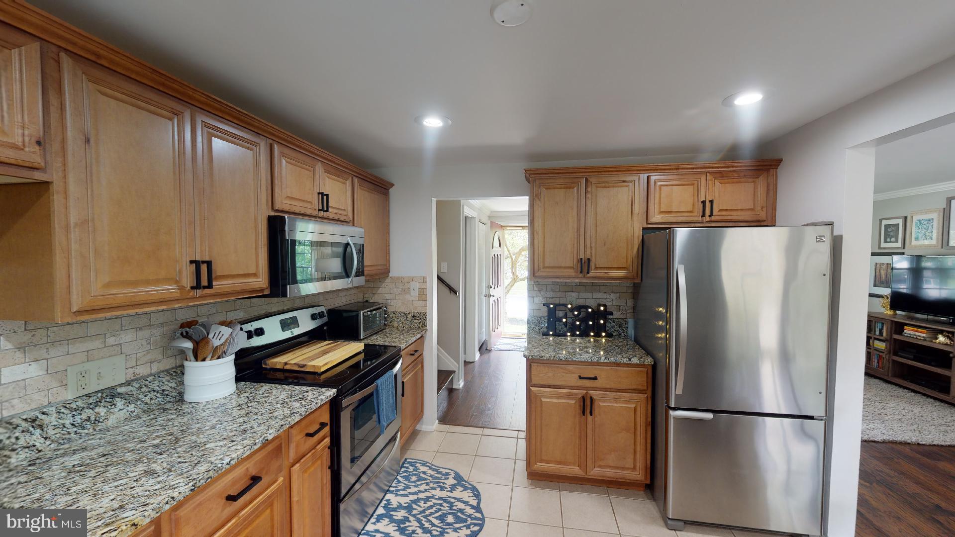 7808 Metacomet Road Hanover, MD 21076 - Photo 9 of 33 Recessed lighting, too!