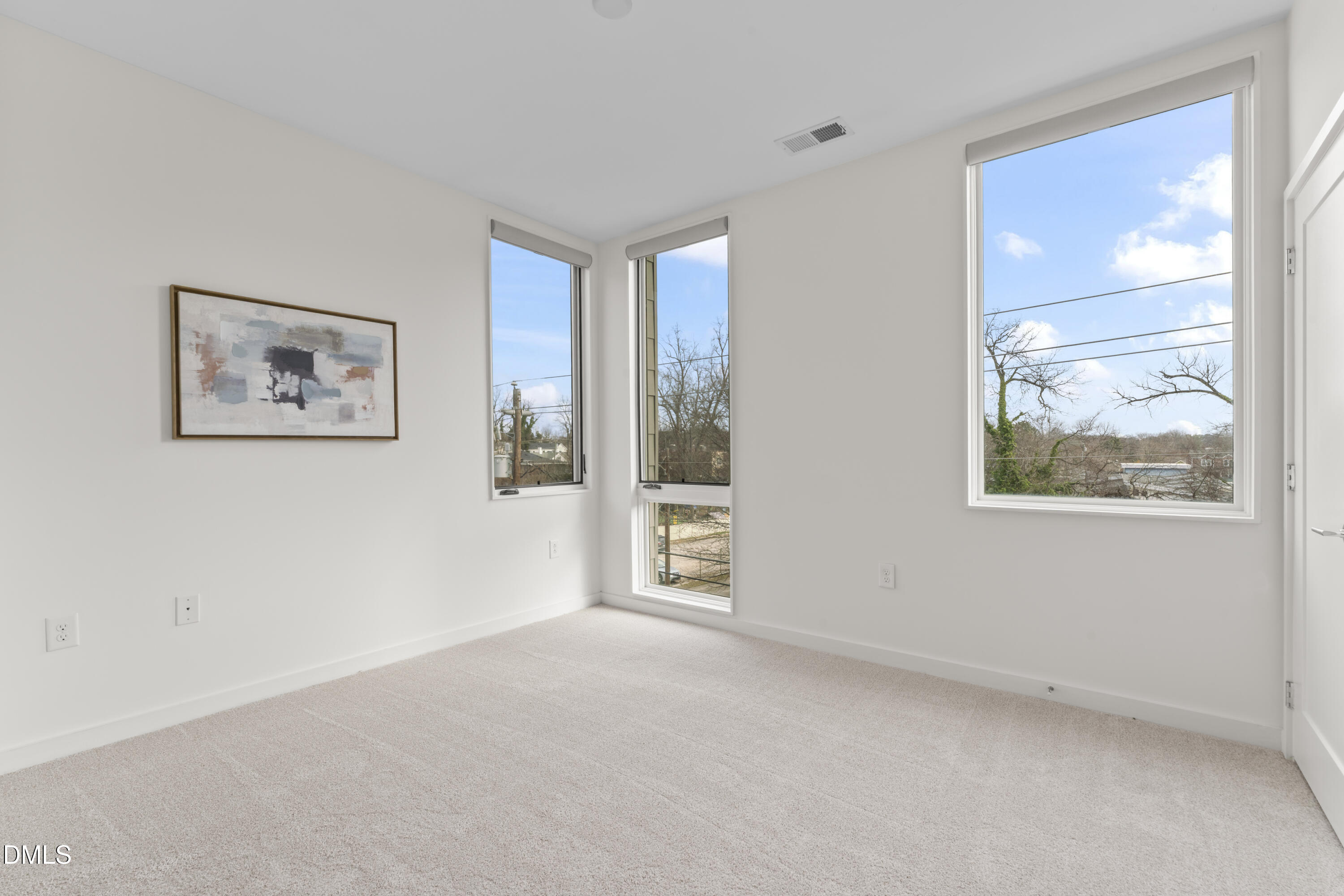 536 South Person Street Raleigh, NC 27601 - Photo 14 of 38 a view of an empty room with a window