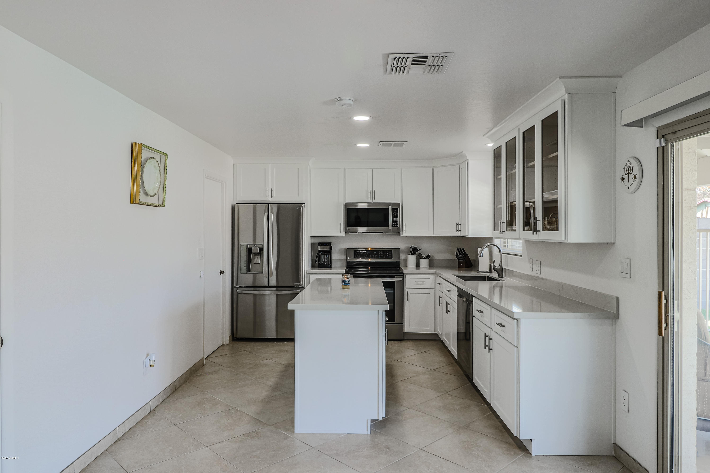 7222 West Mountain View Road Peoria, AZ 85345 - Photo 10 of 30 B (8)