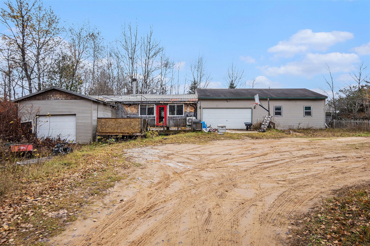 18344 9 Mile Road Reed City, MI 49677 - Photo 2 of 42