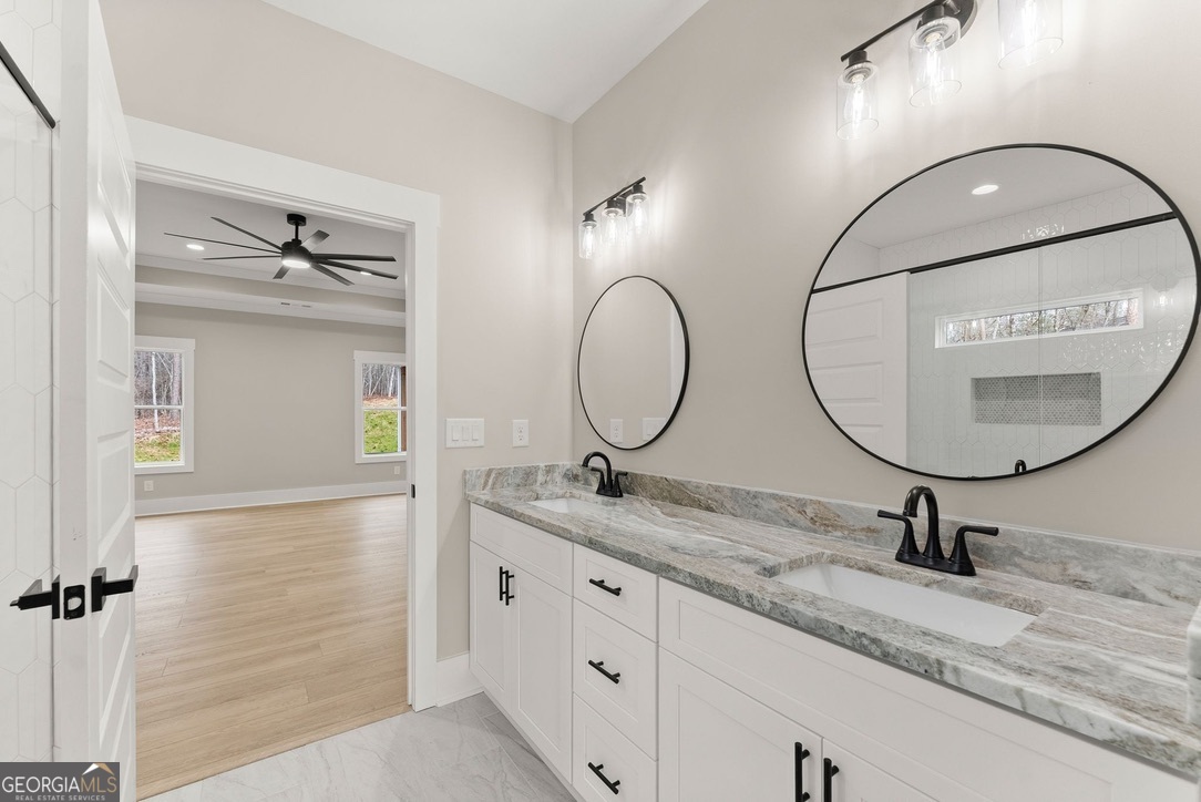 206 Shoals Way Clarkesville, GA 30523 - Photo 21 of 49 Primary Ensuite