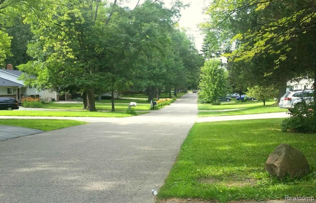 2415 Keith Road West Bloomfield, MI 48324 - Photo 30 of 32