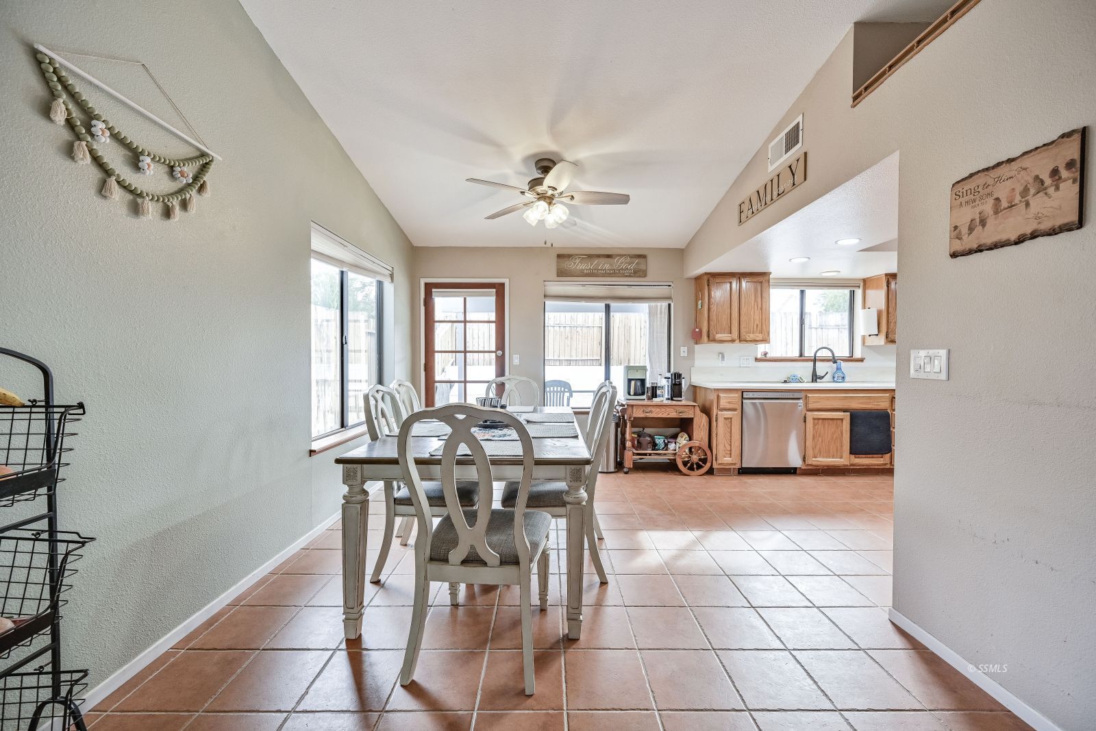 541 East Wilson Avenue Ridgecrest, CA 93555 - Photo 7 of 27
