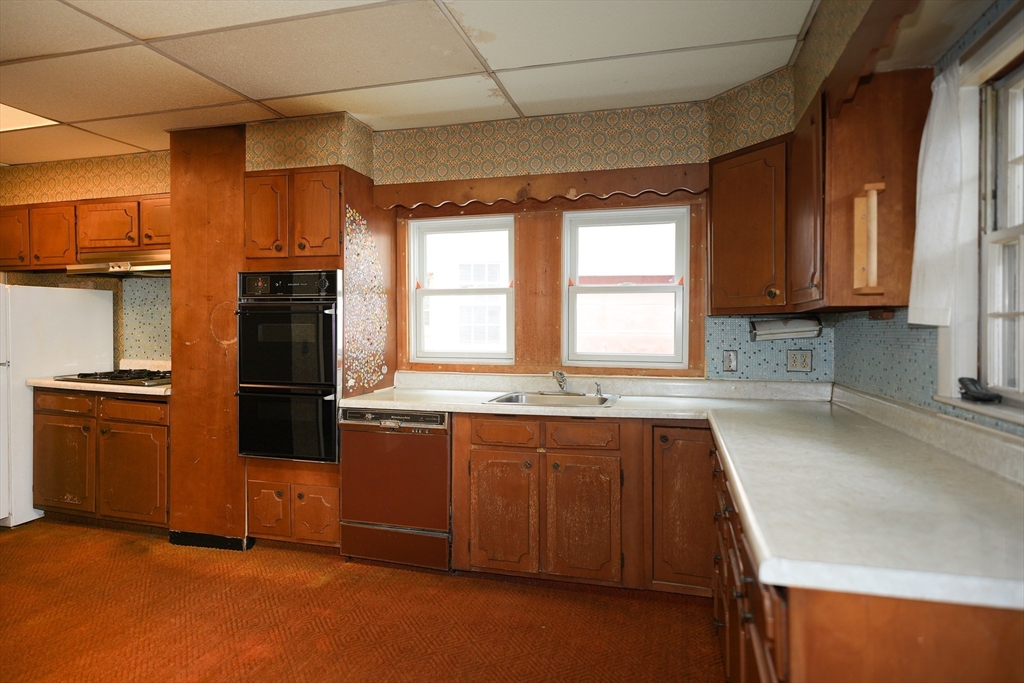 192 Warren Street Waltham, MA 02453 - Photo 10 of 24 Gallery Image 10