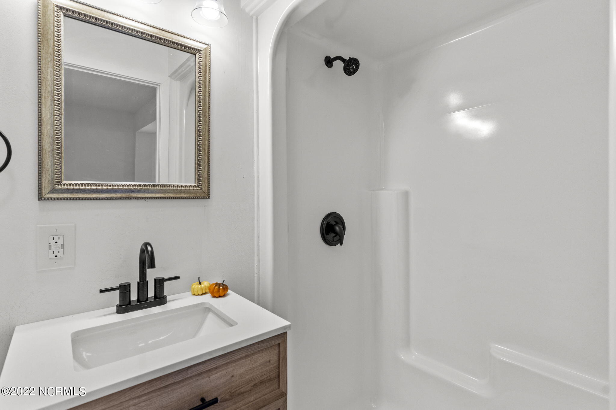 114 Trails End Road Wilmington, NC 28409 - Photo 26 of 54 Master Bath on primary floor