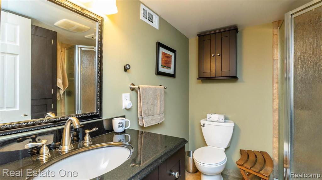 28536 Quail Hollow Road Farmington Hills, MI 48331 - Photo 33 of 48
