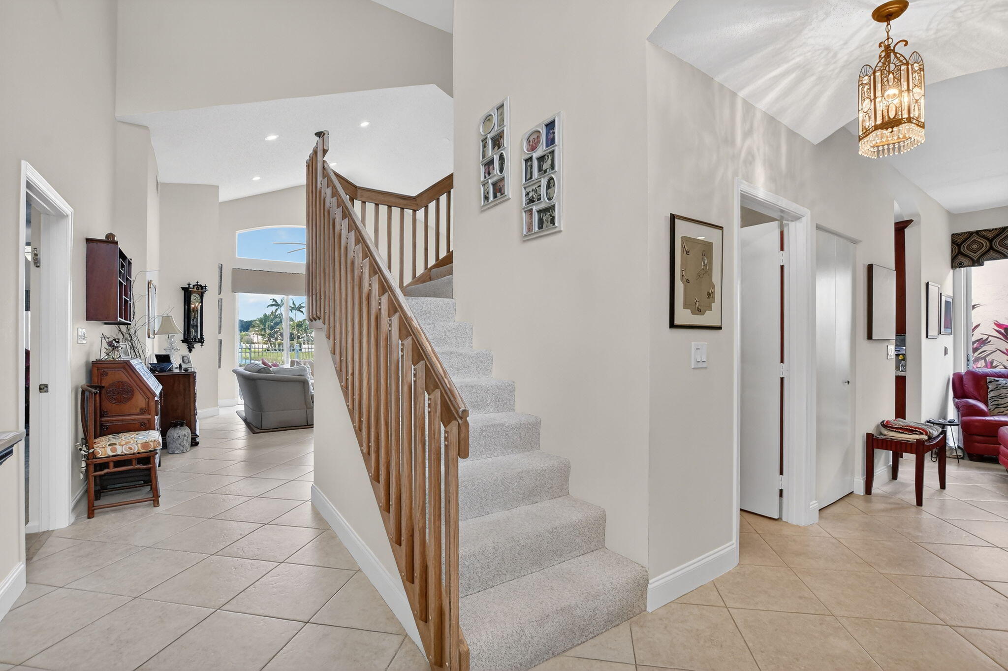 7997 Travelers Tree Drive Boca Raton, FL 33433 - Photo 5 of 54 Foyer