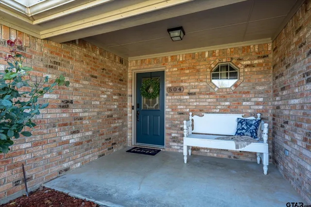 $345,000 | 504 Susie Street, Chandler, TX 75758