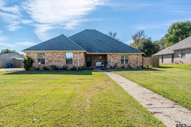 $345,000 | 504 Susie Street, Chandler, TX 75758