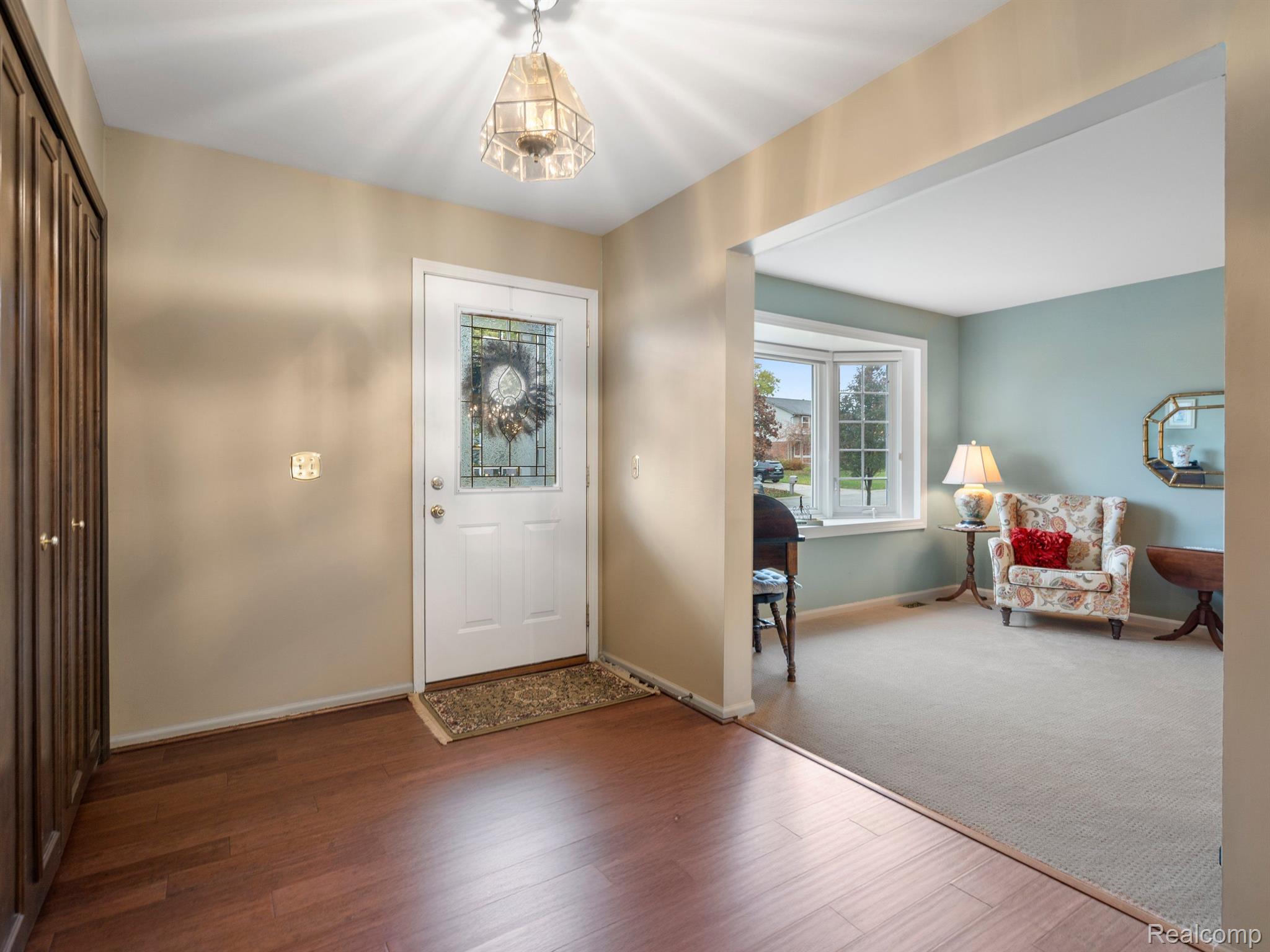 960 Dahlia Lane Rochester, MI 48307 - Photo 11 of 35 Another view of foyer
