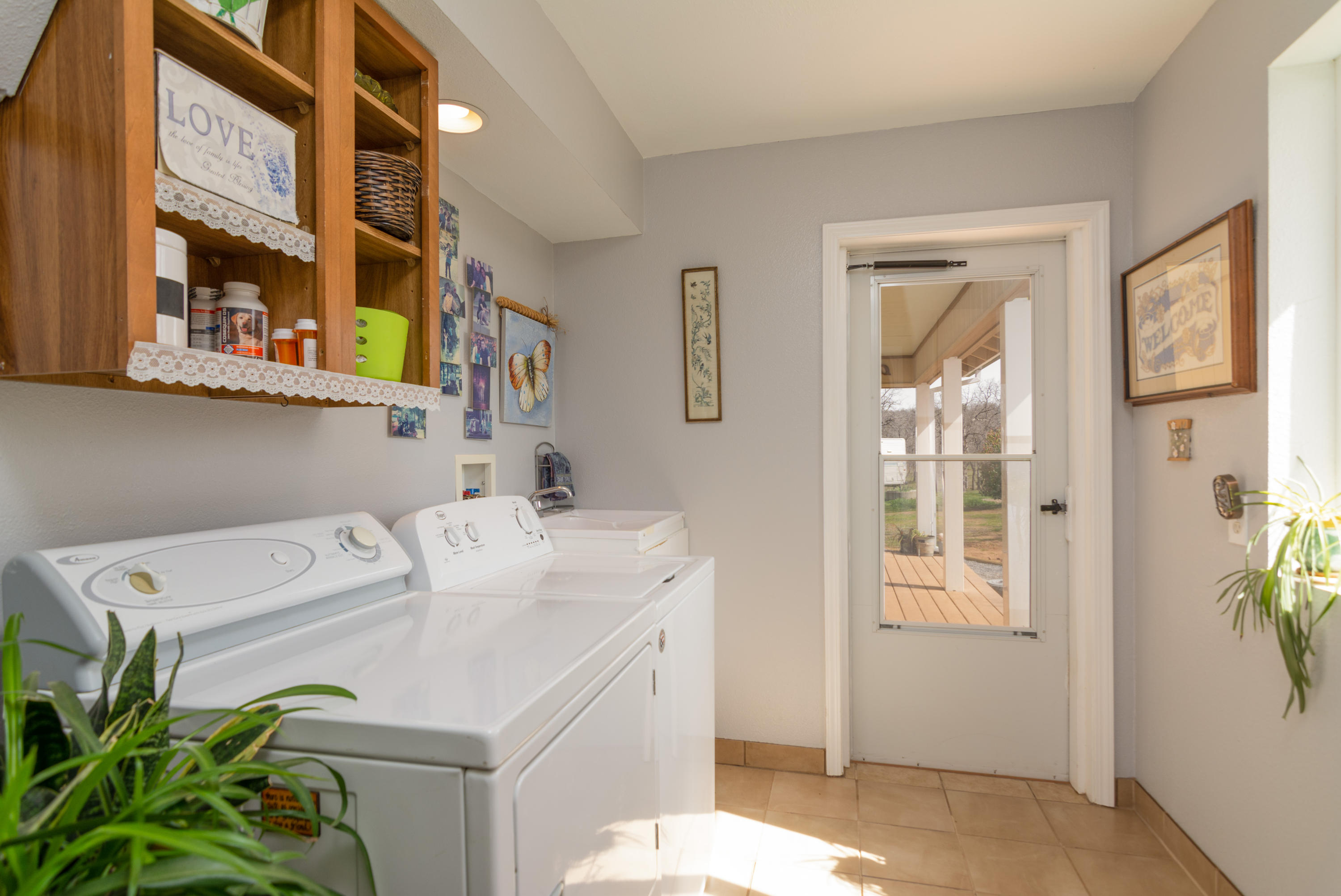 24499 Bascom Road Millville, CA 96062 - Photo 18 of 28 Laundry Room