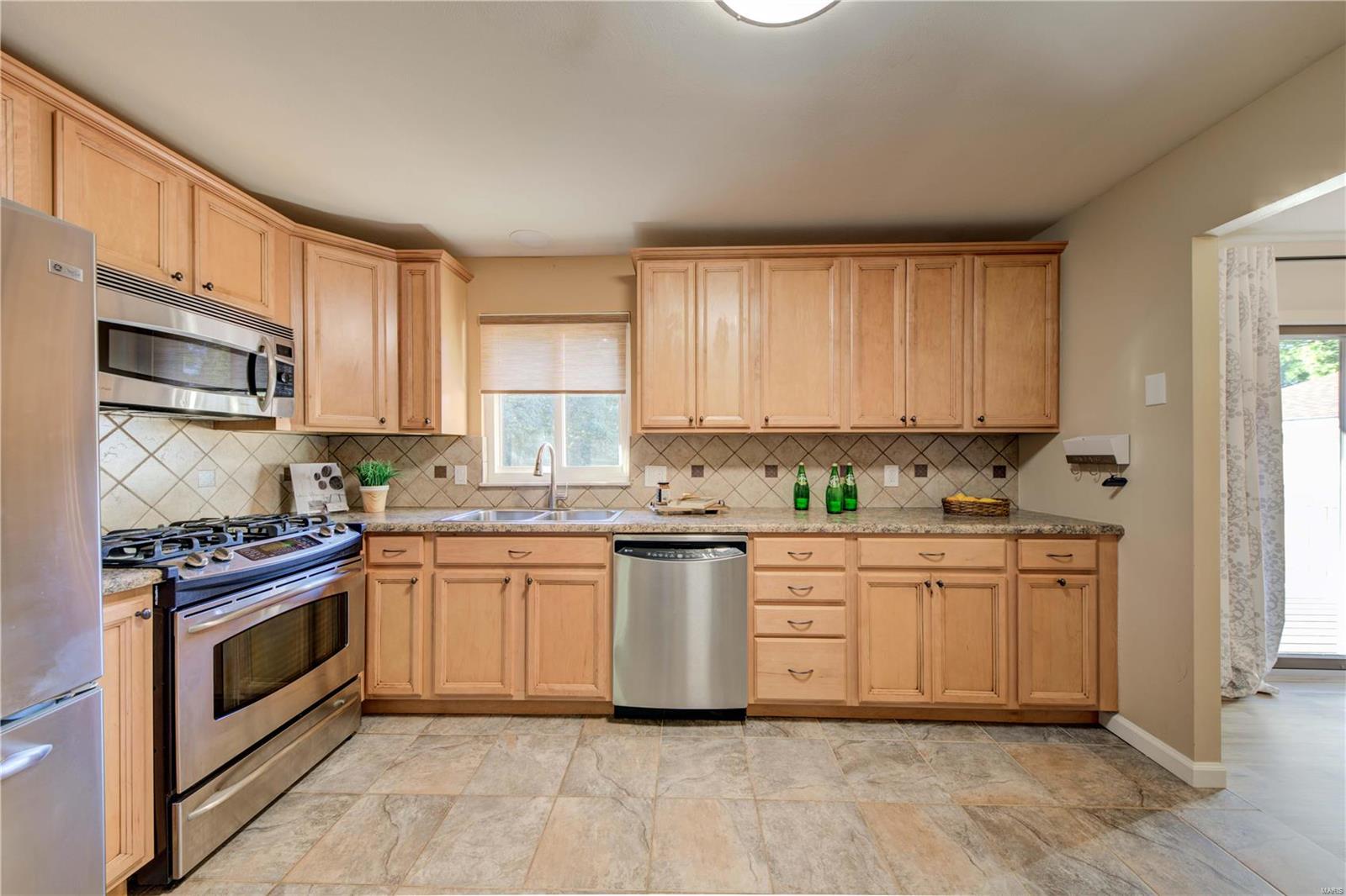 922 Queensbridge Road Manchester, MO 63021 - Photo 5 of 21