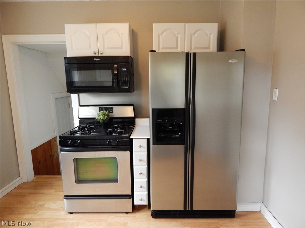 7501 Jameson Road Cleveland, OH 44129 - Photo 4 of 25