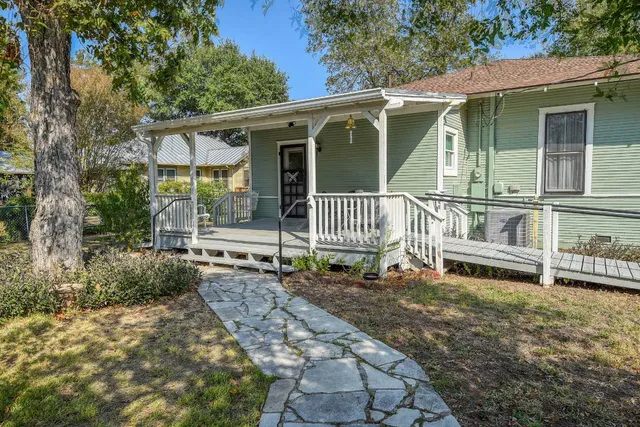 $505,000 | 1102 Pecan Street, Bastrop, TX 78602
