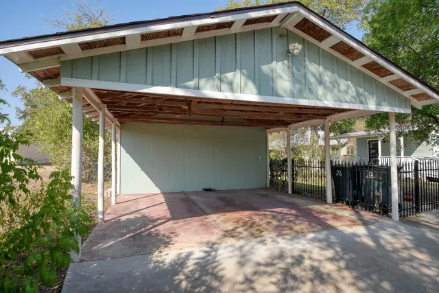 $505,000 | 1102 Pecan Street, Bastrop, TX 78602