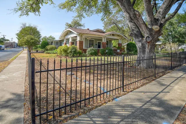 $505,000 | 1102 Pecan Street, Bastrop, TX 78602