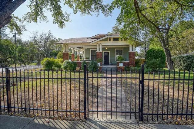 $505,000 | 1102 Pecan Street, Bastrop, TX 78602