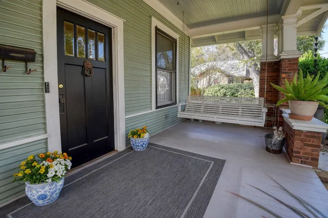 $505,000 | 1102 Pecan Street, Bastrop, TX 78602