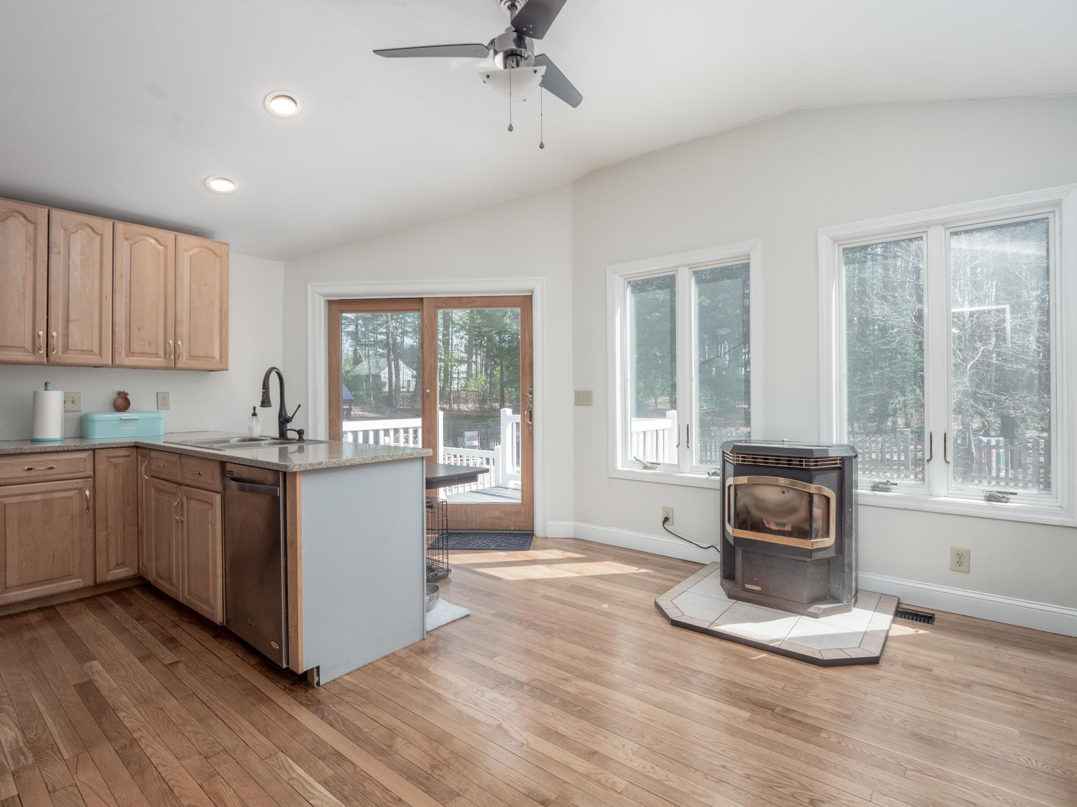 28 Wilson Hill Road Merrimack, NH 03054 - Photo 16 of 39