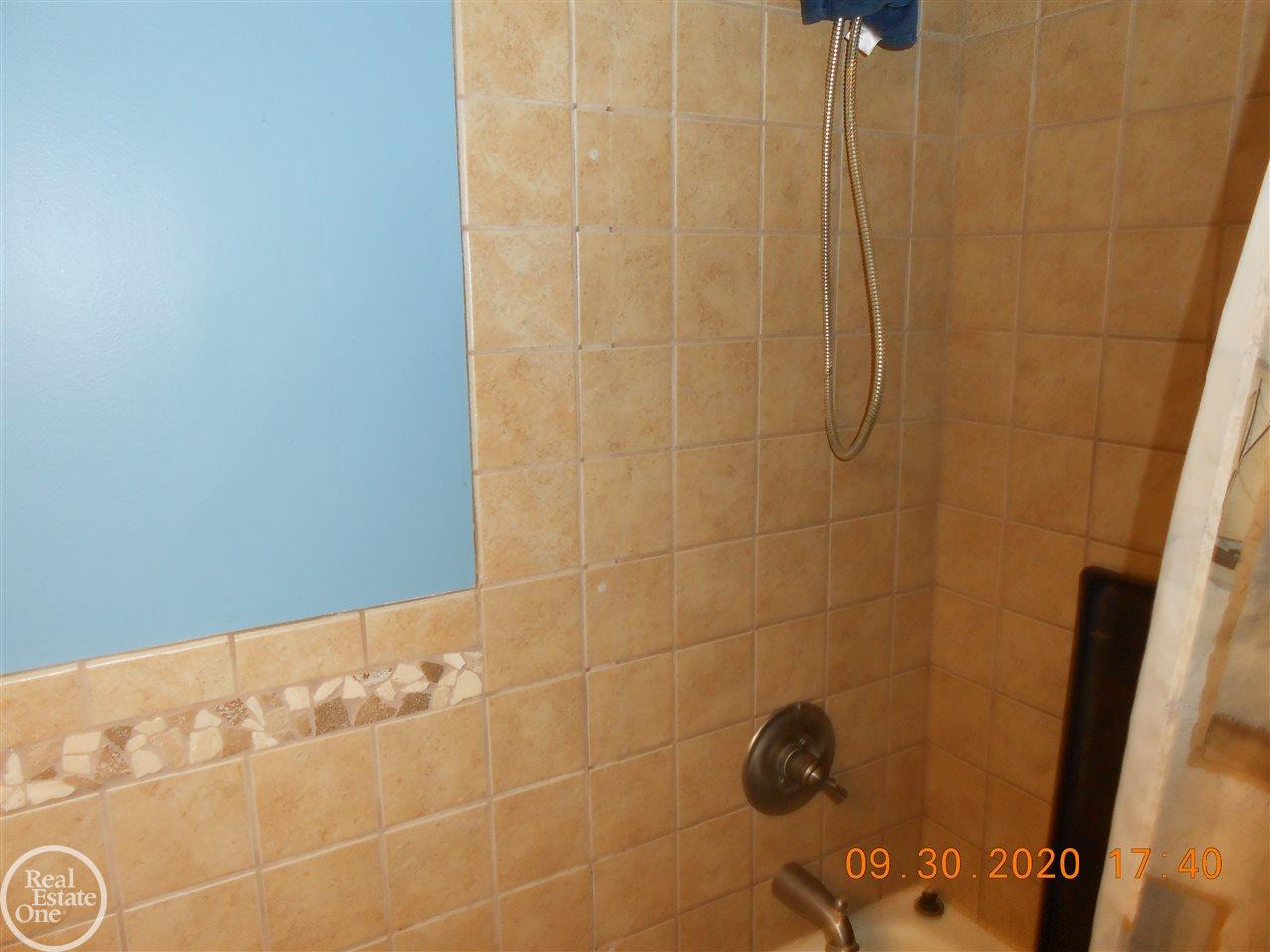 6946 Galbraith Line Road Lexington, MI 48450 - Photo 22 of 40 50025258-21.JPG