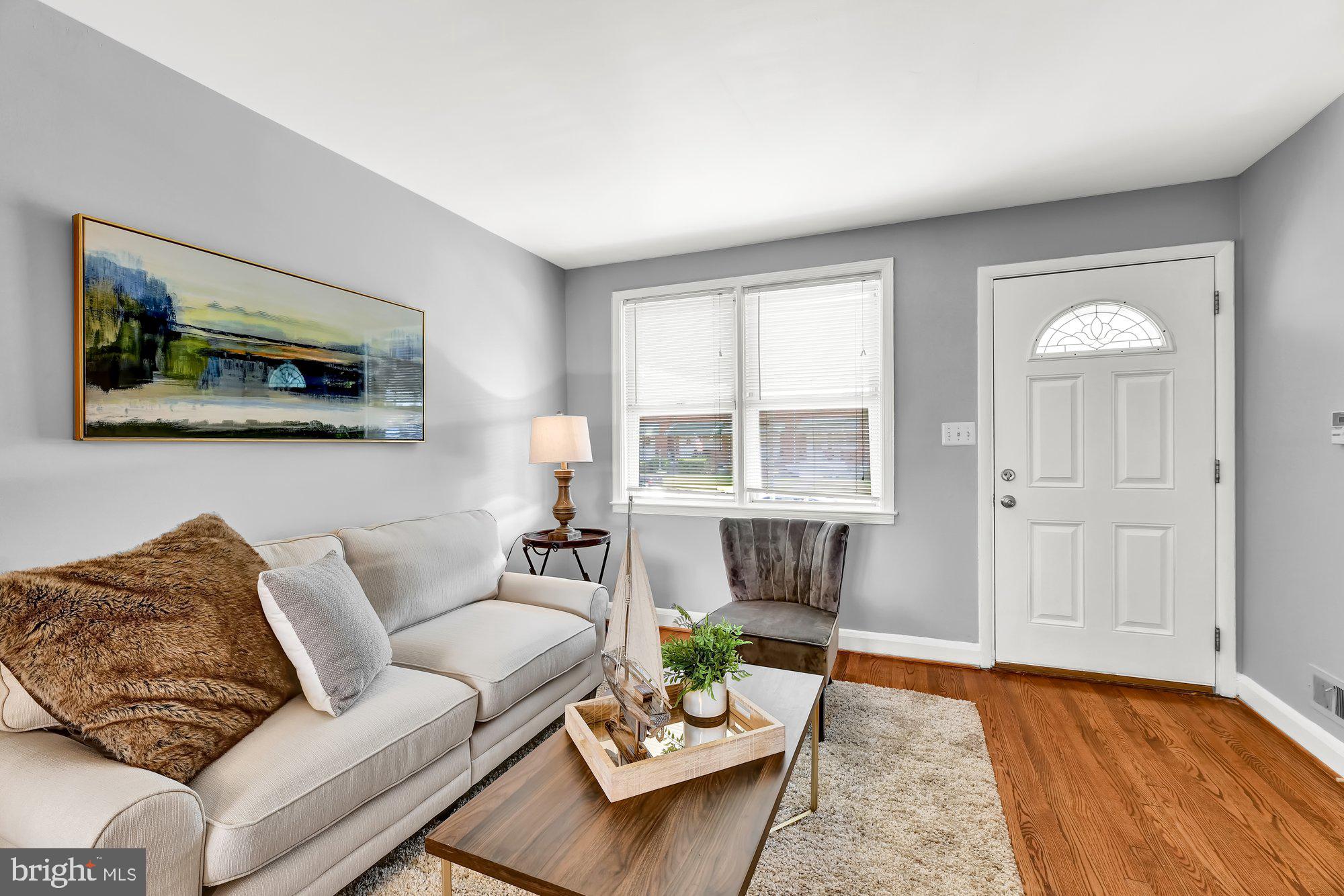 2816 Plainfield Road Baltimore, MD 21222 - Photo 6 of 27 Living Room