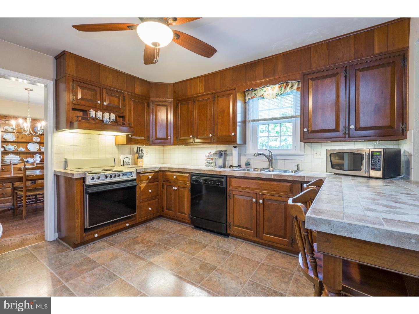205 Merlin Road Phoenixville, PA 19460 - Photo 6 of 25 Gallery Image 6