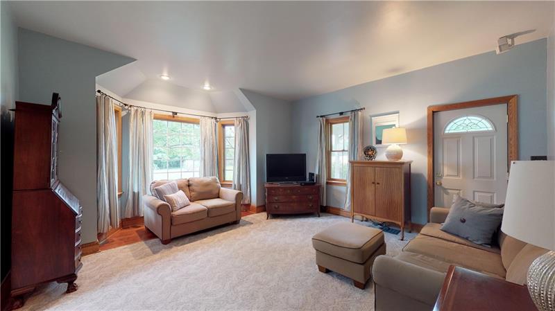 343 Glass Road New Castle, PA 16101 - Photo 14 of 25 Bose Surround system will stay -