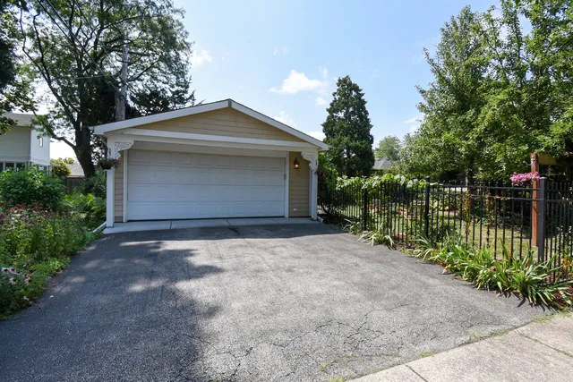 $719,000 | 1001 South Brainard Avenue, La Grange, IL 60525