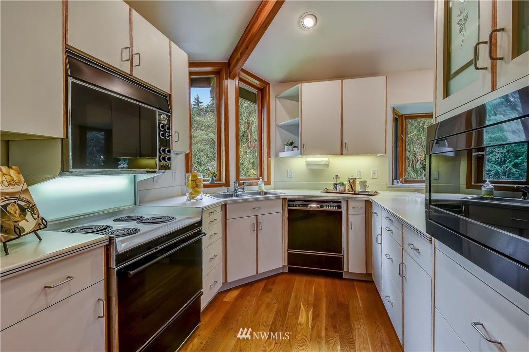 23217 Locust Way Bothell, WA 98021 - Photo 8 of 25