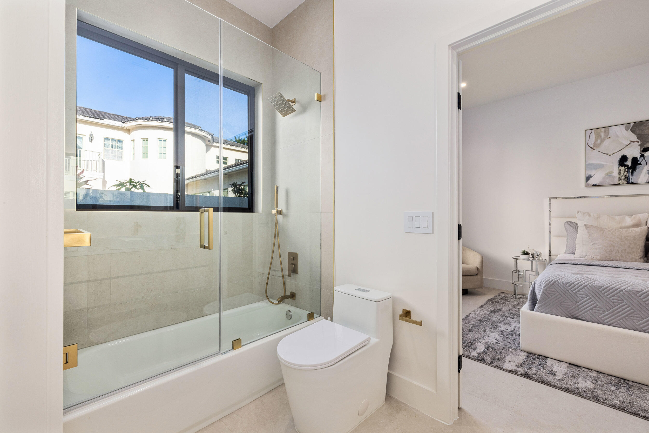 1740 Southwest 2nd Avenue Boca Raton, FL 33432 - Photo 27 of 38 Guest Bathroom